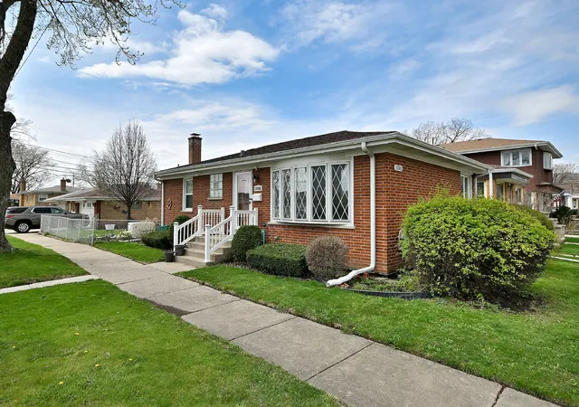 2nd image of 10301 Panoramic Dr, Franklin Park, IL 60131 | MLS# 12703038