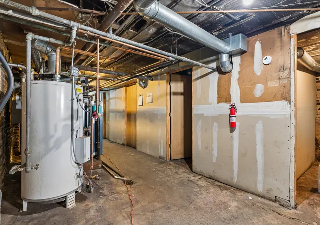 2nd image of 1430 W Cuyler Ave, Chicago, IL 60613
