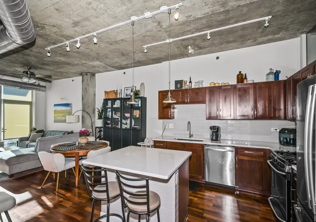 Homes for sale in Chicago, IL | 1305 S Michigan Ave #1402, Chicago, IL 60605 | MLS# 12703062
