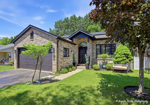Homes for sale in Zion, IL | 2812 Jethro Ct, Zion, IL 60099 | MLS# 12703064