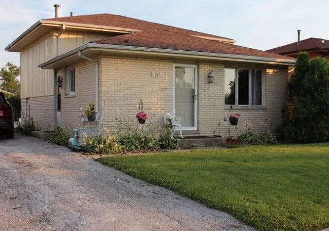1st image of 911 E 152Nd St, Phoenix, IL 60426 | MLS# 12703082