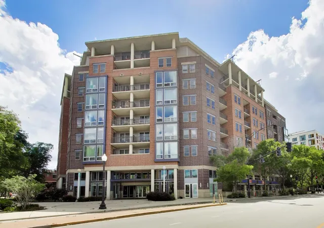 Homes for sale in Chicago, IL | 437 W Division St #303, Chicago, IL 60610 | MLS# 12703084