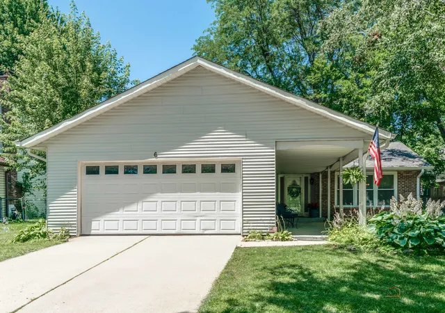 Homes for sale in Vernon Hills, IL | 6 S Deerpath Dr, Vernon Hills, IL 60061 | MLS# 12703112
