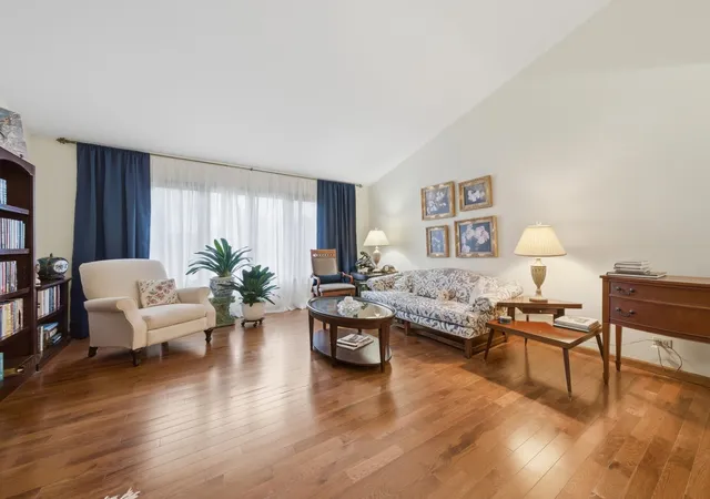 2nd image of 312 Brookdale Dr #A, Bloomingdale, IL 60108 | MLS# 12703131
