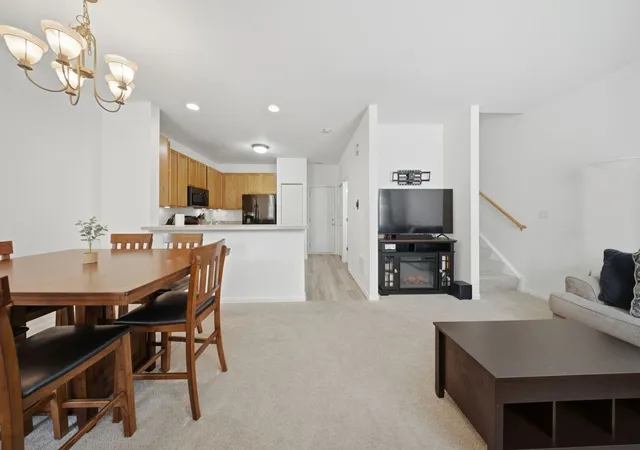 5th image of 185 Springbrook Trl S, Oswego, IL 60543 | MLS# 12703138