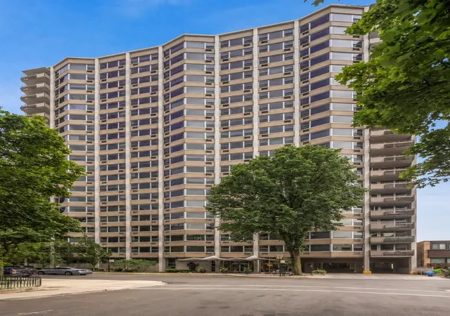 Homes for sale in Chicago, IL | 555 W Cornelia Ave #1311, Chicago, IL 60657 | MLS# 12703147