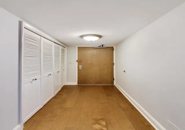 2nd image of 201 E Chestnut St #14A, Chicago, IL 60611 | MLS# 12703152