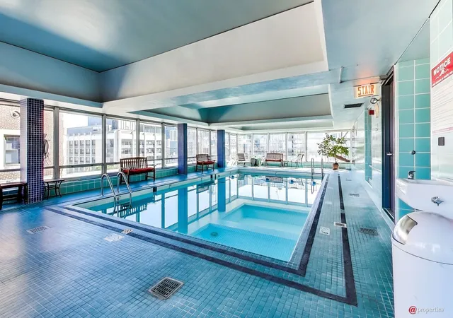 2nd image of 201 E Chestnut St, Chicago, IL 60611