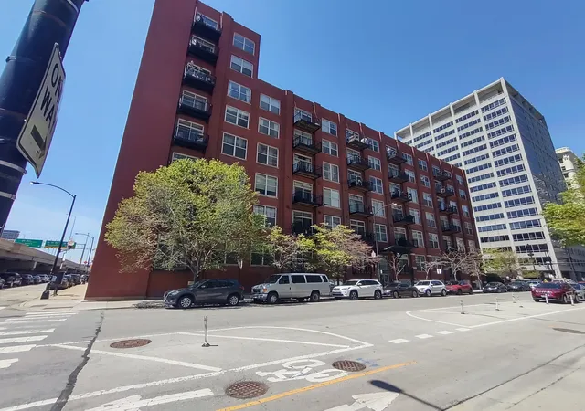 Homes for sale in Chicago, IL | 420 S Clinton St #302, Chicago, IL 60607 | MLS# 12703159