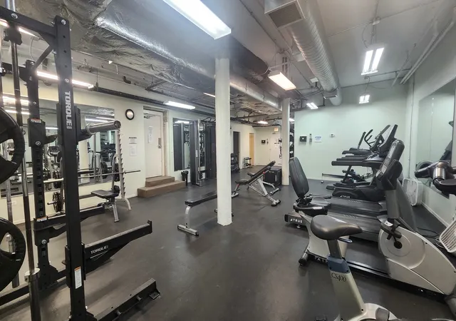 Homes for sale in Chicago, IL | 420 S Clinton Street, Chicago, IL 60607 | Houzeo