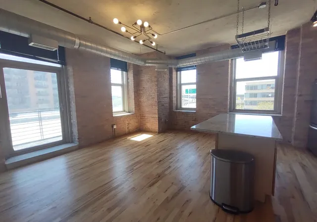 Homes for sale in Chicago, IL | 420 S Clinton St #302, Chicago, IL 60607 | MLS# 12703159