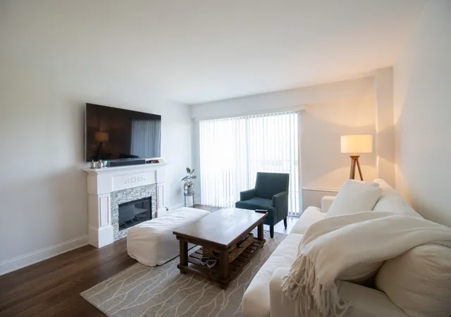 Photo 3 of Sale Pending at 6833 N Kedzie Ave #504, Chicago, IL 60645 | MLS# 12703194 | Listing updated on 2026-08-25