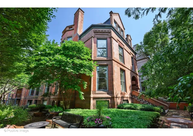 2nd image of 1919 S Prairie Ave #3, Chicago, IL 60616 | MLS# 12703203