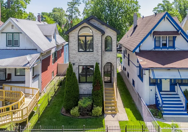 2nd image of 921 N Lorel Ave, Chicago, IL 60651 | MLS# 12703221