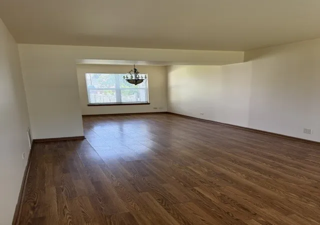 3rd image of 1260 Trinity Dr, Carol Stream, IL 60188 | MLS# 12703232