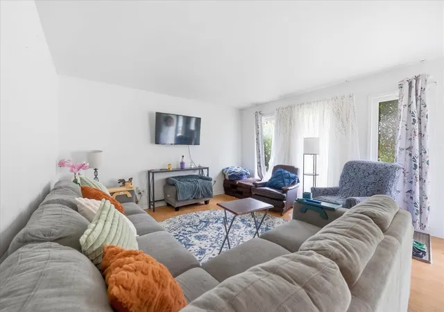 Photo 4 of Single family home for sale at 1215 Devonshire Dr, Joliet, IL 60435 | MLS# 12703233 | Listing updated on 2026-09-06