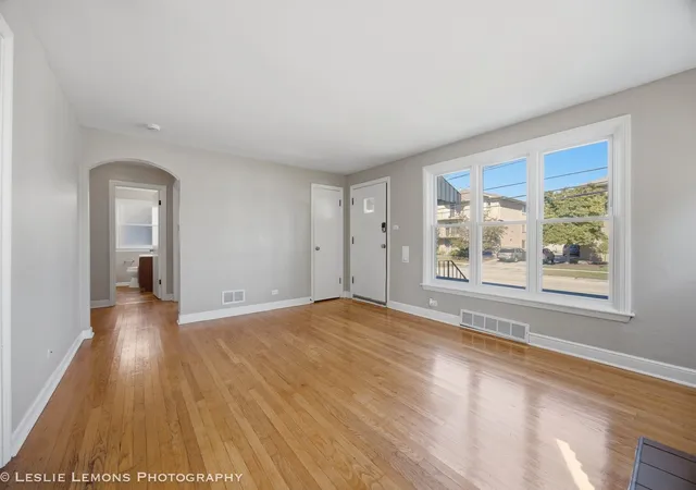 Photo 4 of Single family home for sale at 4015 W 105th Street, Oak Lawn, IL 60453 | MLS# 12703259 | Listing updated on 2026-10-07