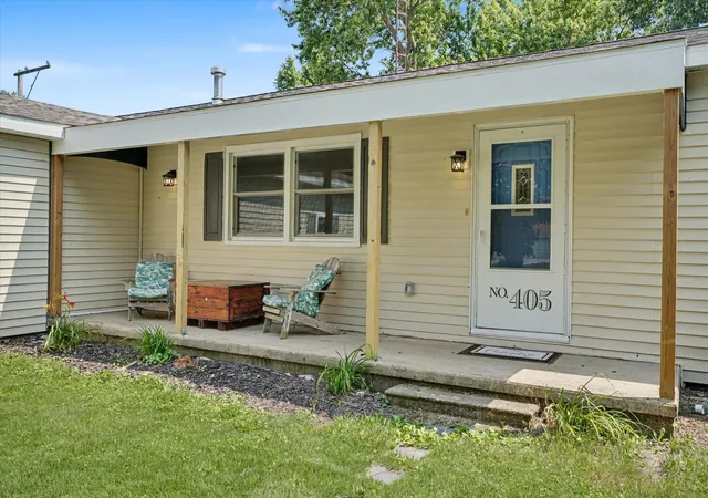 Photo 3 of Single family home for sale at 405 Washington St, Fithian, IL 61844 | MLS# 12703264 | Listing updated on 2026-09-19