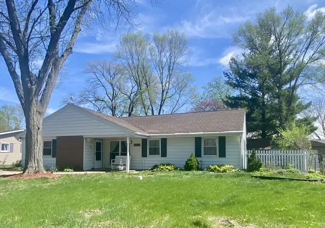 Photo 1 of Single family home for sale at 7601 Adams St, Darien, IL 60561 | MLS# 12703269 | Listing updated on 2026-09-17