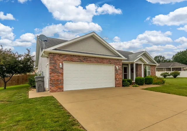 3rd image of 1305 Hillside Ct, Carterville, IL 62918 | MLS# 12703299