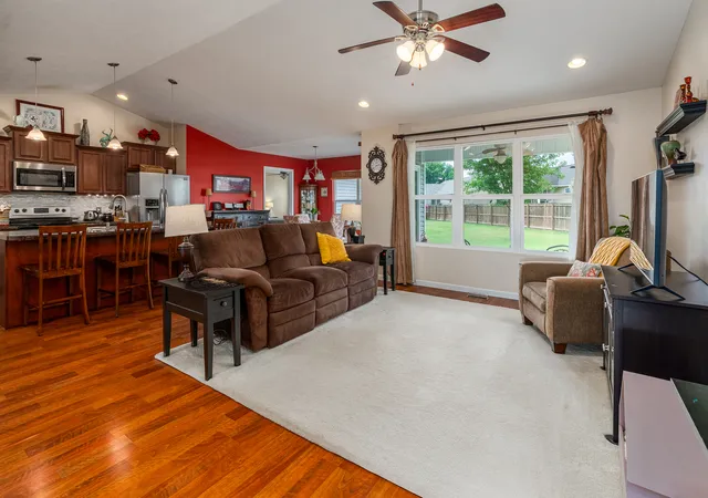 4th image of 1305 Hillside Ct, Carterville, IL 62918 | MLS# 12703299
