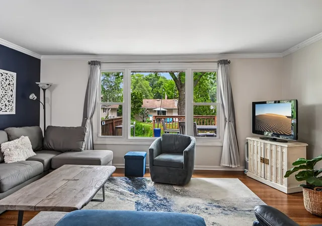 4th image of 1810 N Ridge Ave, Arlington Heights, IL 60004 | MLS# 12703312