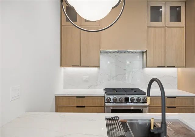 Photo 2 of Condo for sale at 3739 N Clifton Ave #2, Chicago, IL 60613 | MLS# 12703322 | Listing updated on 2026-09-19