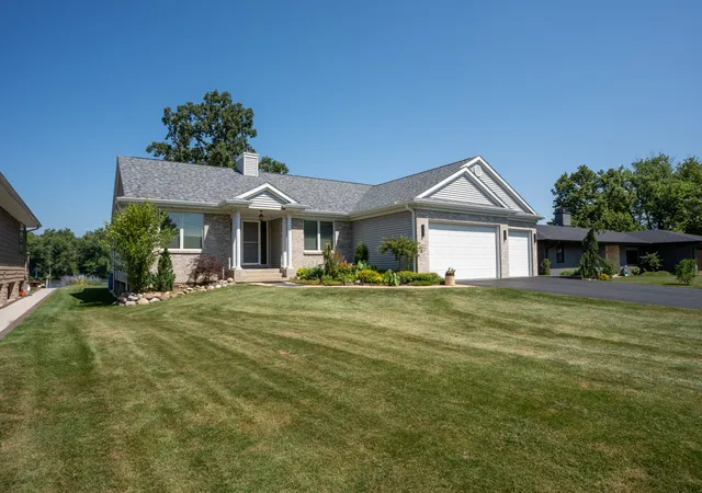 Homes for sale in Machesney Park, IL | 9508 Shore Dr, Machesney Park, IL 61115 | MLS# 12703326