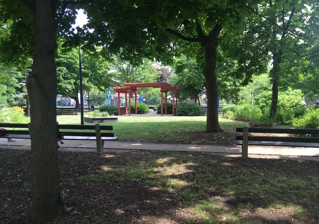 Listing Photo 2 - Condo for sale in building located at 2917 W Leland Ave, Chicago, IL 60625 - Unit #G