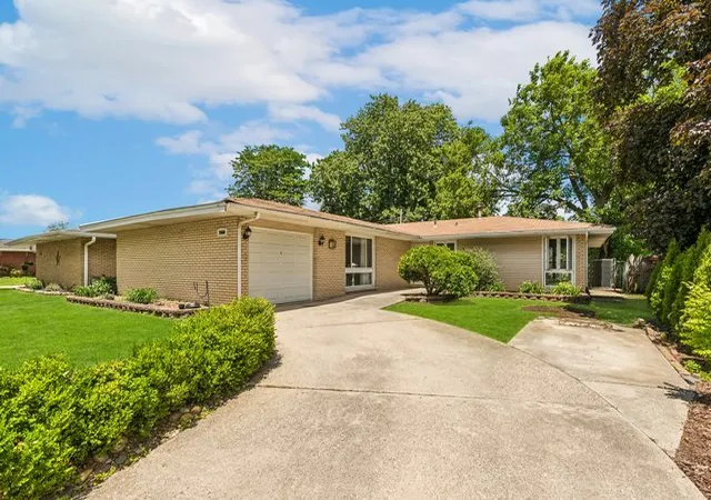 Photo 1 of Single family home for sale at 5460 Adeline Pl, Oak Forest, IL 60452 | MLS# 12703376 | Listing updated on 2026-08-25