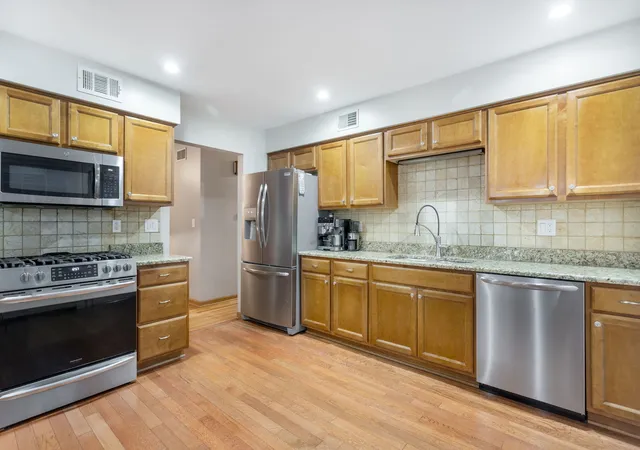 Photo 4 of Single family home for sale at 600 Sherman St, Downers Grove, IL 60515 | MLS# 12703405 | Listing updated on 2026-09-17