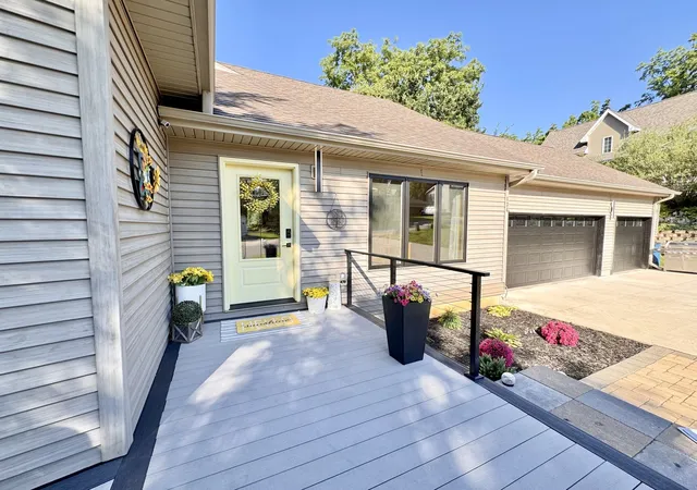 Homes for sale in Dixon, IL | 134 Fieldstone Ln, Dixon, IL 61021 | MLS# 12703407