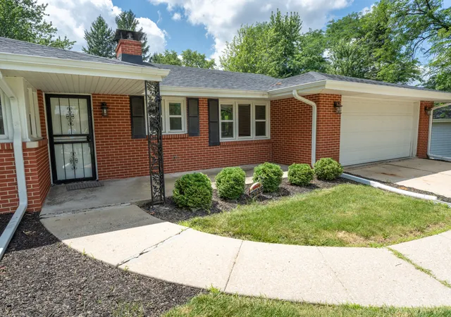 Homes for sale in Rockford, IL | 5715 Knollwood Rd, Rockford, IL 61107 | MLS# 12703427