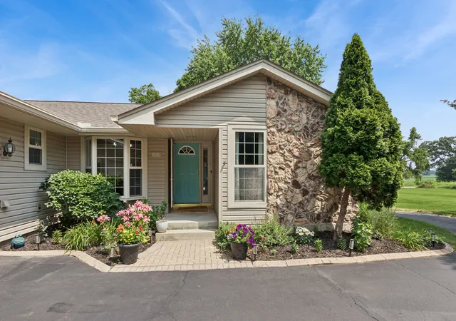 Photo 2 of Single family home for sale at 9761 Squire Ln, Belvidere, IL 61008 | MLS# 12703435 | Listing updated on 2026-10-07