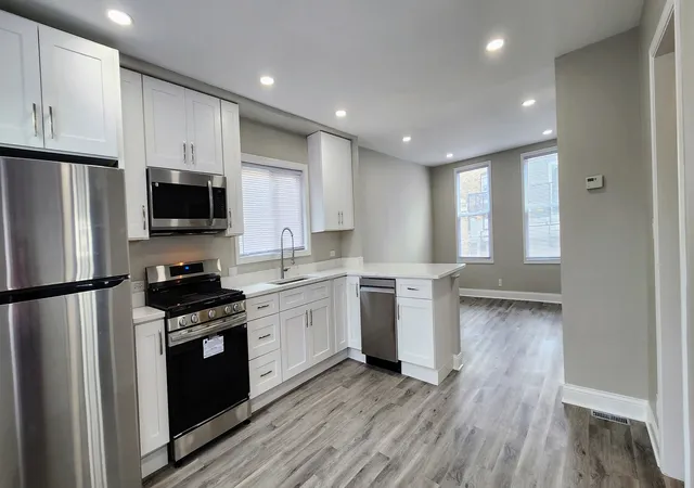 3rd image of 3816 W Montrose Ave, Chicago, IL 60618 | MLS# 12703472