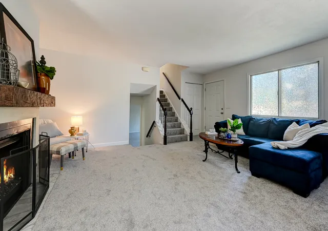 4th image of 2401 Brunswick Cir #C, Woodridge, IL 60517 | MLS# 12703494