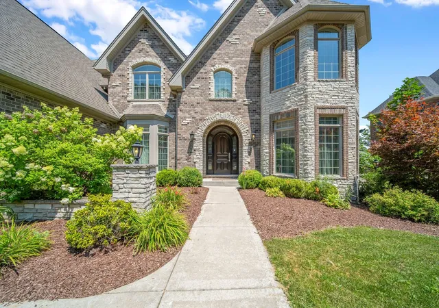 Photo 2 of Single family home for sale at 14291 131st Street, Lemont, IL 60439 | MLS# 12703514 | Listing updated on 2026-08-25