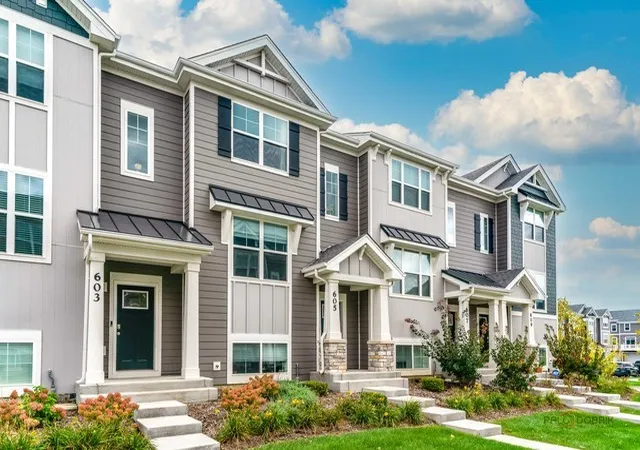 Photo 2 of Townhouse for sale at 605 Acadia Ave, Mundelein, IL 60060 | MLS# 12703568 | Listing updated on 2026-08-19
