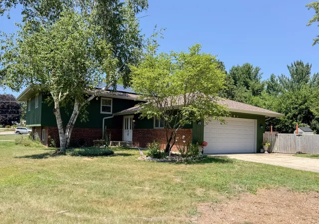Homes for sale in Rockford, IL | 1781 Bracknel Blvd, Rockford, IL 61103 | MLS# 12703618