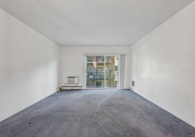 Photo 4 of Condo for sale at 6359 N Ridge Ave #206, Chicago, IL 60660 | MLS# 12703690 | Listing updated on 2026-08-25