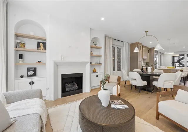 Listing Photo 5 - Condo for sale in building located at 3739 N Clifton Ave, Chicago, IL 60613