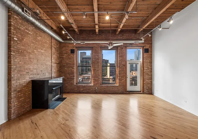 Photo 3 of Sale Pending at 616 W Fulton St #616, Chicago, IL 60661 | MLS# 12703817 | Listing updated on 2026-08-03