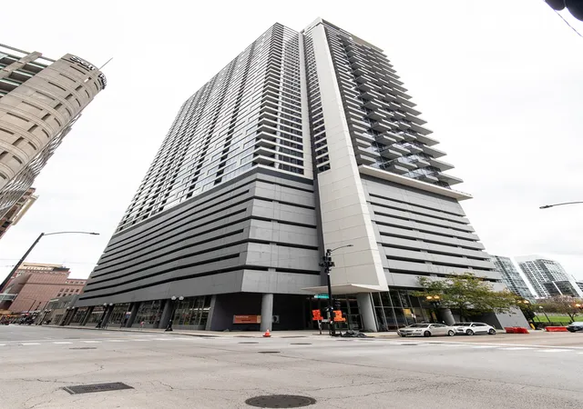 1st image of 235 W Van Buren St #2216, Chicago, IL 60607 | MLS# 12703818