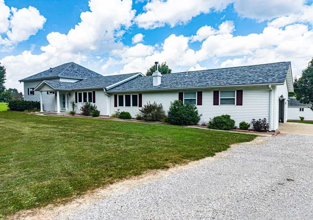 Photo 1 of Single family home for sale at 4022 Landmark Rd, Iuka, IL 62849 | MLS# 12703820 | Listing updated on 2026-09-02