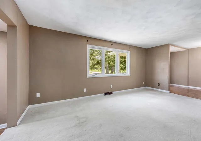 Photo 3 of Single family home for sale at 4022 Landmark Rd, Iuka, IL 62849 | MLS# 12703820 | Listing updated on 2026-09-02