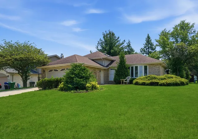 Homes for sale in Homer Glen, IL | 14433 Mallard Dr, Homer Glen, IL 60491 | MLS# 12703844
