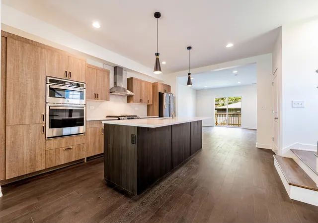 Listing Photo 5 - Condo for sale in building located at 2832 W Wilcox St, Chicago, IL 60612
