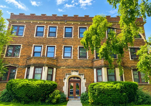 Photo 1 of Condo for sale at 953 E Hyde Park Blvd #3, Chicago, IL 60615 | MLS# 12703894 | Listing updated on 2026-07-21
