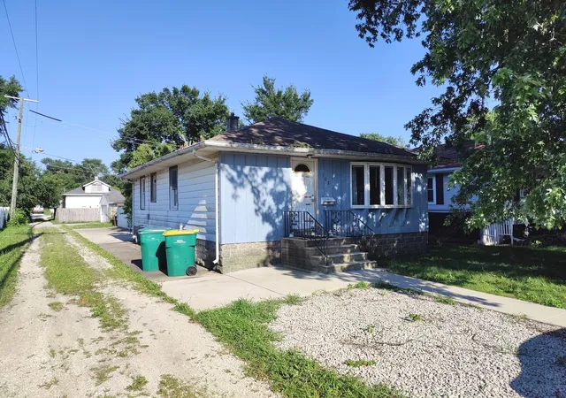 Photo 1 of Single family home for sale at 108 S Park Rd, Joliet, IL 60433 | MLS# 12703906 | Listing updated on 2026-08-02