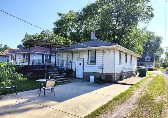 Photo 2 of Single family home for sale at 108 S Park Rd, Joliet, IL 60433 | MLS# 12703906 | Listing updated on 2026-08-02